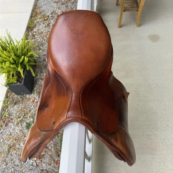 Stübben Edelweiss Jumping Saddle – 16” Seat (Made in Switzerland) - Picture 8 of 16